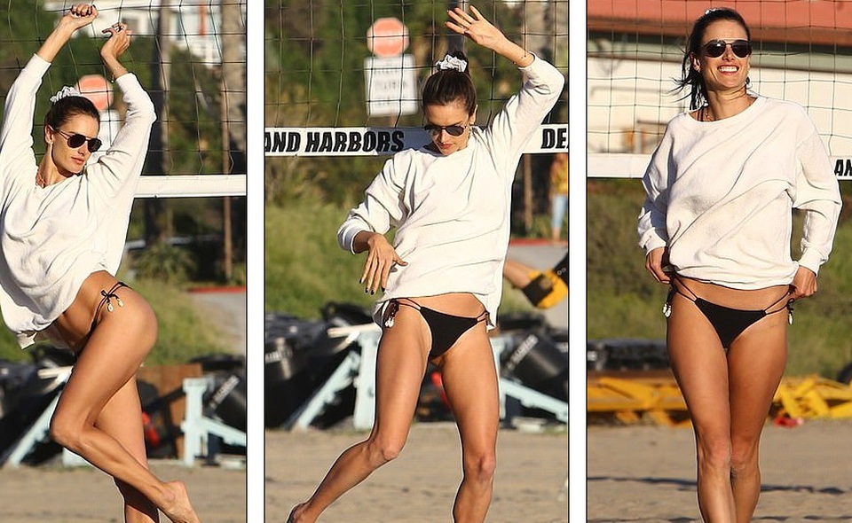 Alessandra Ambrosio quyến rũ với áo tắm hai mảnh - 4 Alessandra Ambrosio quyến rũ với áo tắm hai mảnh - 4
