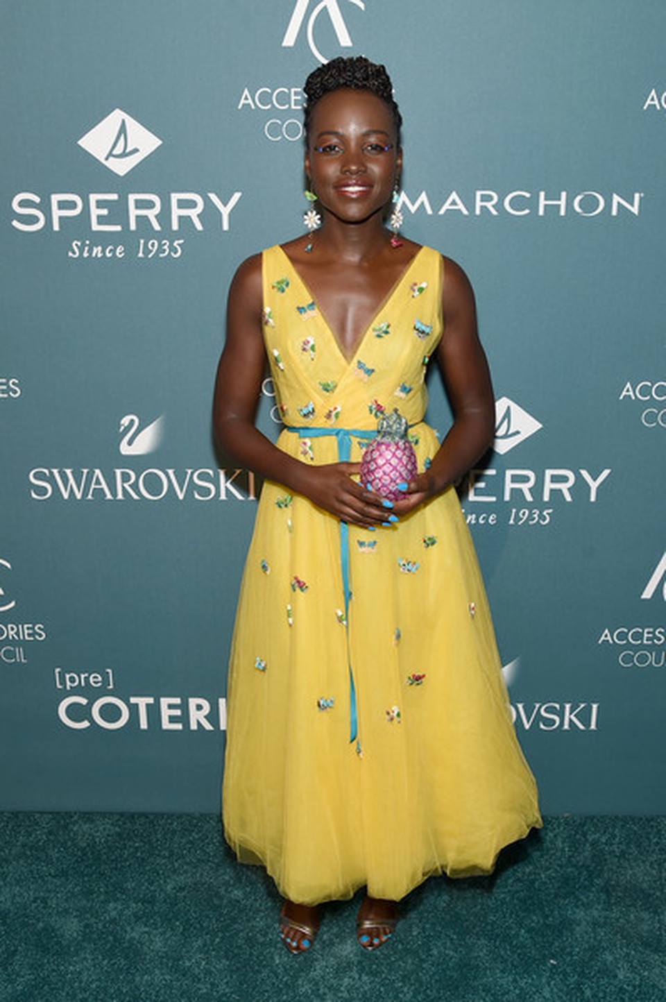 Những bộ cánh sắc màu của Lupita Nyongo - 9