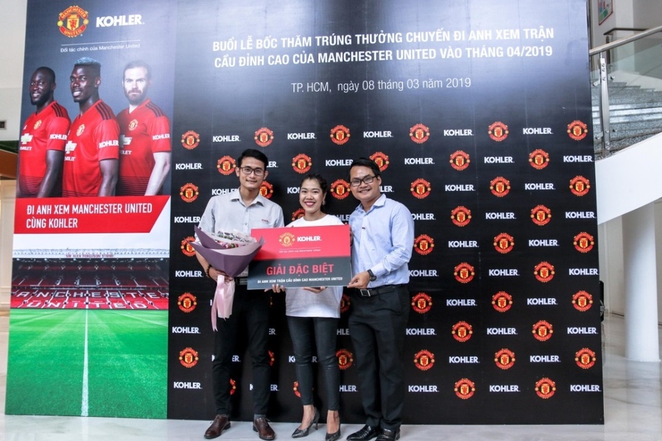 Kohler và Rita Võ tìm ra chủ nhân giải thưởng đi xem trận cầu đỉnh cao MU-Chelsea - 3 Kohler và Rita Võ tìm ra chủ nhân giải thưởng đi xem trận cầu đỉnh cao MU-Chelsea - 3