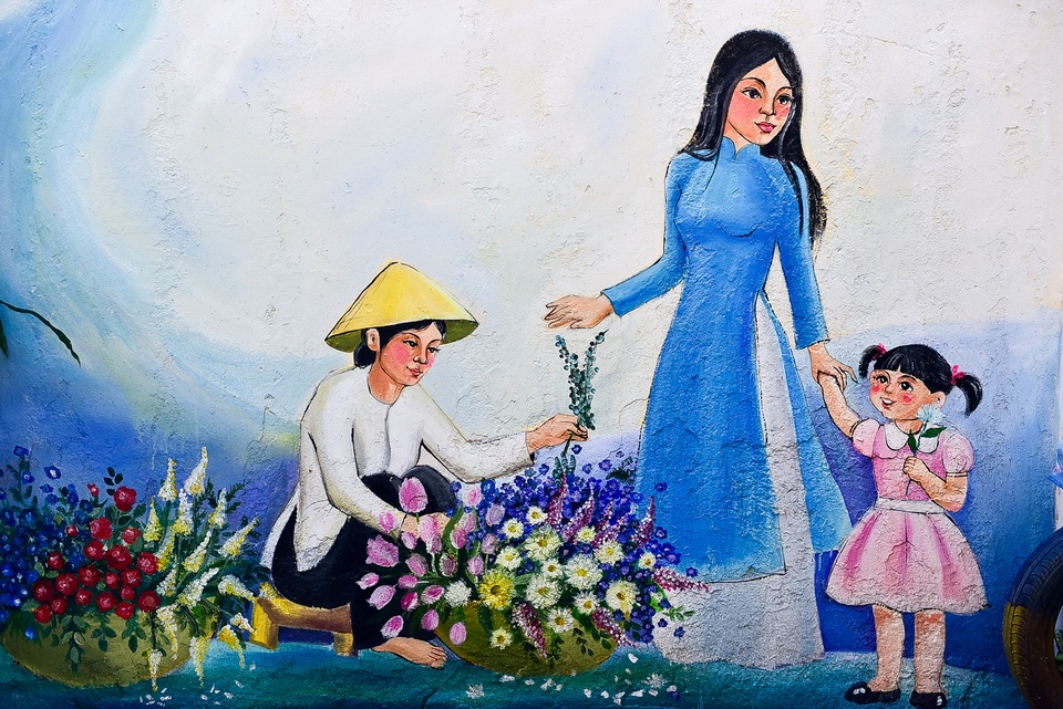 Ngõ nhỏ Hà Nội sống động với con đường bích họa xác pháo đài bay B52 - 7 Ngõ nhỏ Hà Nội sống động với con đường bích họa xác pháo đài bay B52 - 7