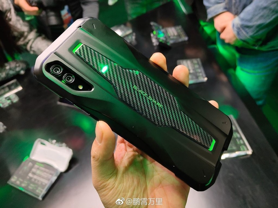 Xiaomi ra smartphone chơi game Black Shark 2 với màn hình cảm ứng lực - 5 Xiaomi ra smartphone chơi game Black Shark 2 với màn hình cảm ứng lực - 5