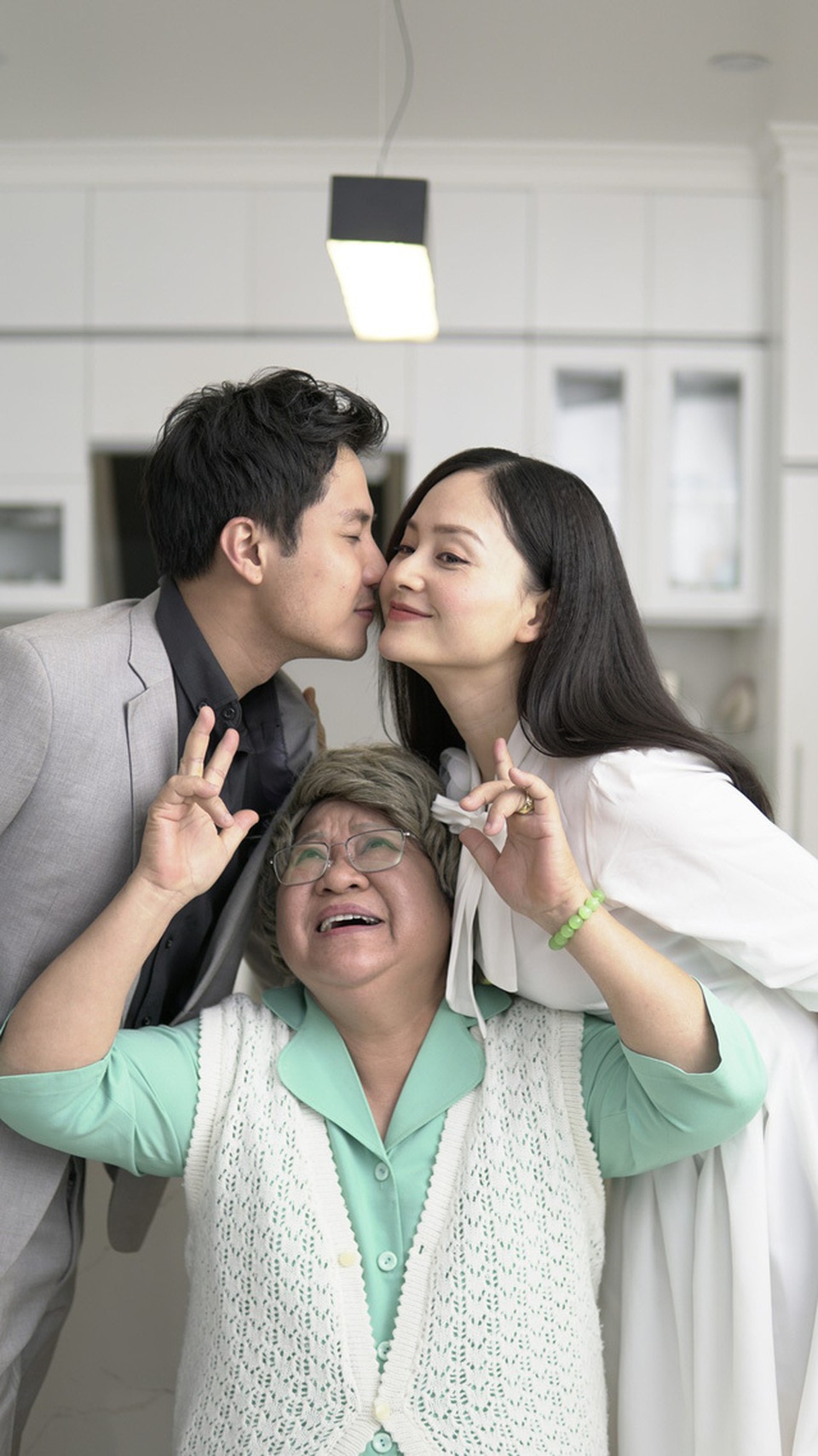 NSƯT Minh Vượng: Dậy từ 4 giờ sáng để tự tiêm thuốc, trở về nhà lúc nửa đêm - 1 NSƯT Minh Vượng: Dậy từ 4 giờ sáng để tự tiêm thuốc, trở về nhà lúc nửa đêm - 1