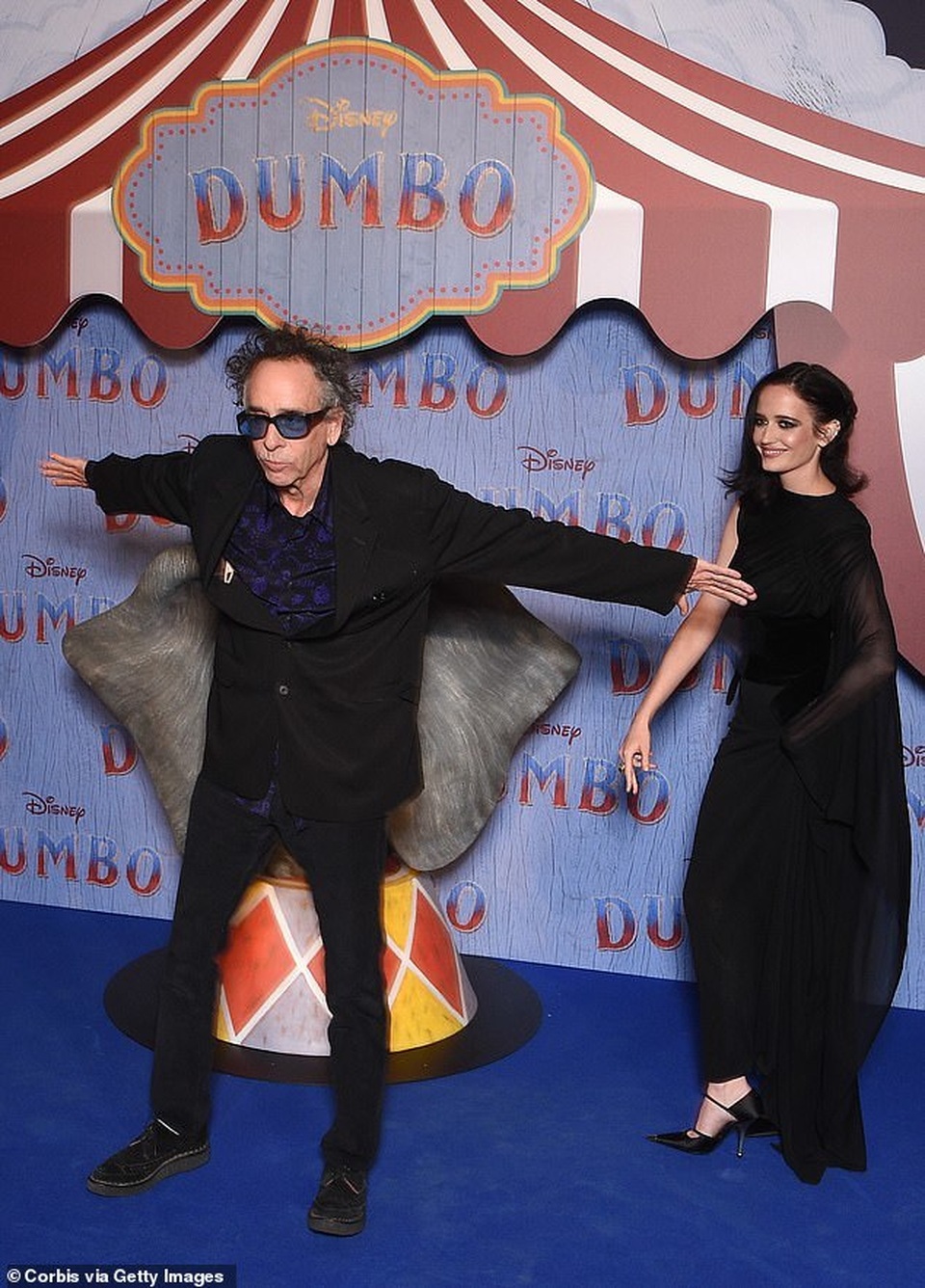 Bond girl Eva Green quyến rũ với váy đen xuyên thấu  - 3