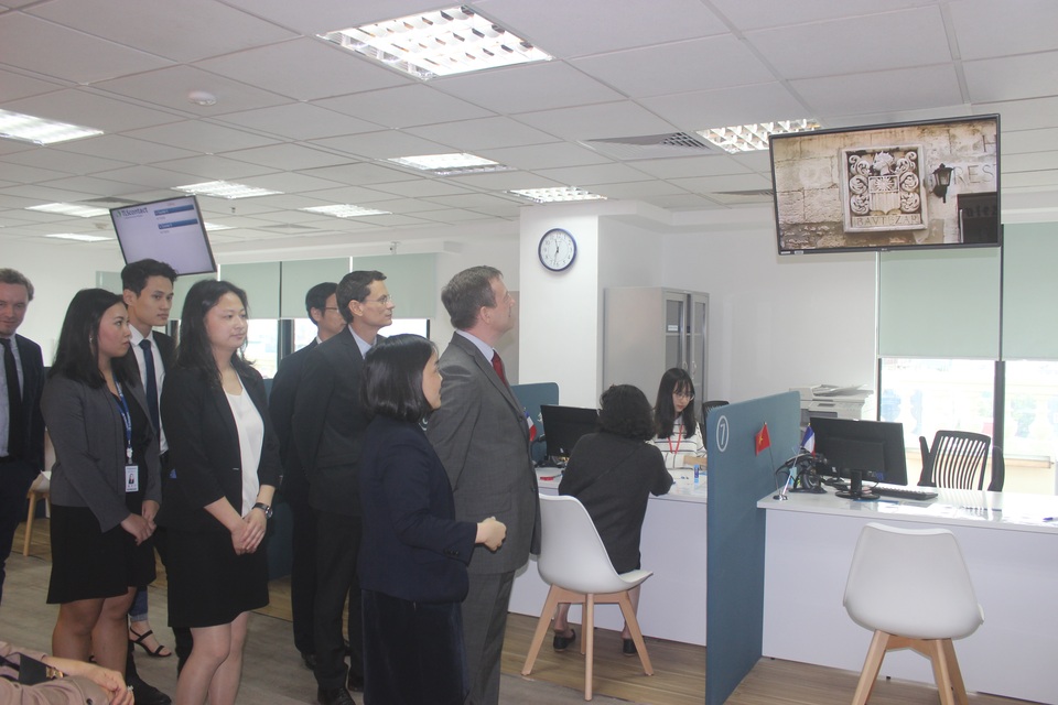 Đại sứ Pháp tiết lộ ý tưởng mới hỗ trợ người Việt Nam xin cấp visa - 5 Đại sứ Pháp tiết lộ ý tưởng mới hỗ trợ người Việt Nam xin cấp visa - 5