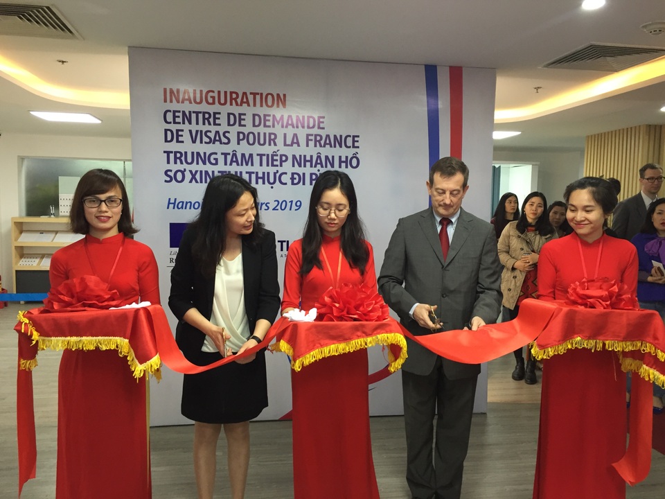 Đại sứ Pháp tiết lộ ý tưởng mới hỗ trợ người Việt Nam xin cấp visa - 2 Đại sứ Pháp tiết lộ ý tưởng mới hỗ trợ người Việt Nam xin cấp visa - 2