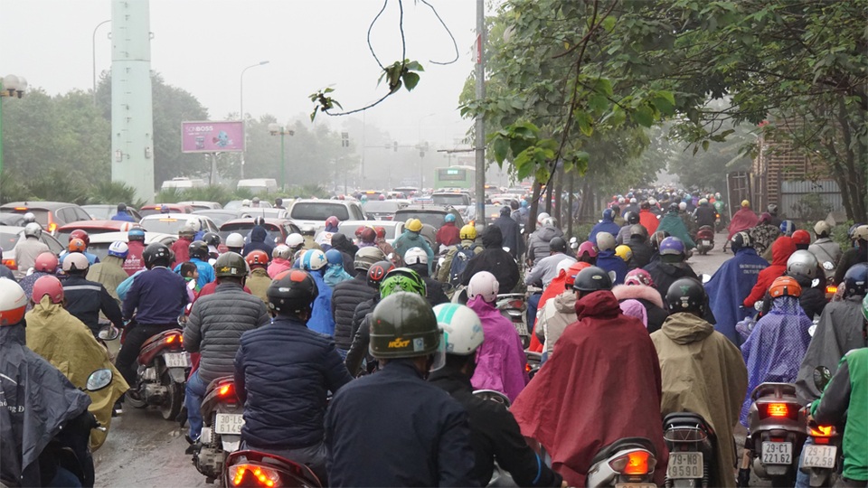 Quay cuồng trên đoạn đường tắc kinh khủng nhất Hà Nội - 10 Quay cuồng trên đoạn đường tắc kinh khủng nhất Hà Nội - 10