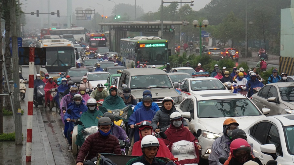 Quay cuồng trên đoạn đường tắc kinh khủng nhất Hà Nội - 21 Quay cuồng trên đoạn đường tắc kinh khủng nhất Hà Nội - 21