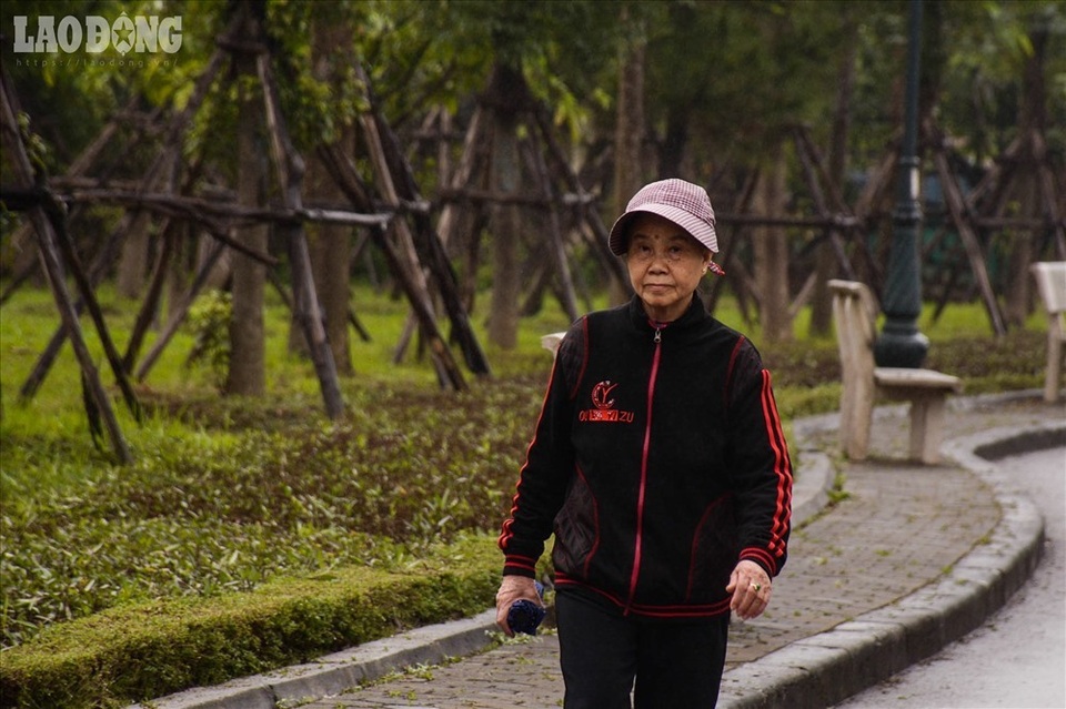 Xin cắt lá phổi xanh Cầu Giấy làm bãi đỗ xe: Dân kịch liệt phản đối - 3 Xin cắt lá phổi xanh Cầu Giấy làm bãi đỗ xe: Dân kịch liệt phản đối - 3