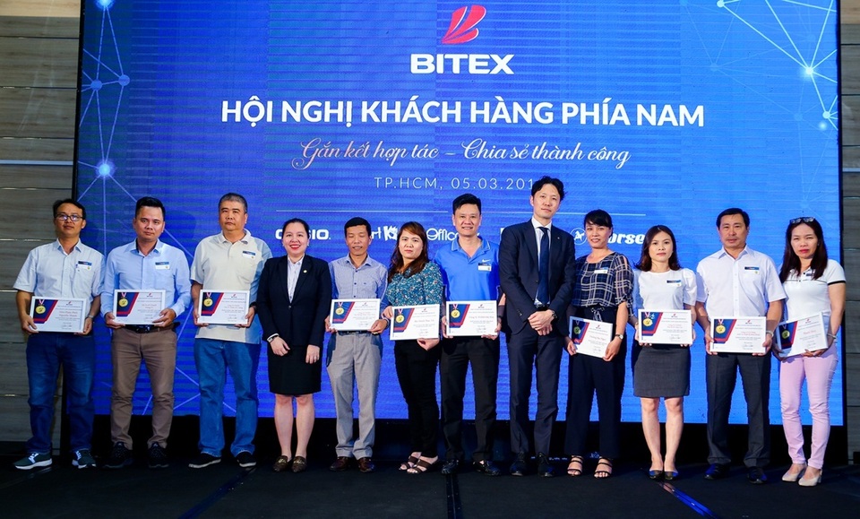 “Mê mẩn” với những chính sách ưu đãi đặc biệt dành cho đại lý - 2 “Mê mẩn” với những chính sách ưu đãi đặc biệt dành cho đại lý - 2