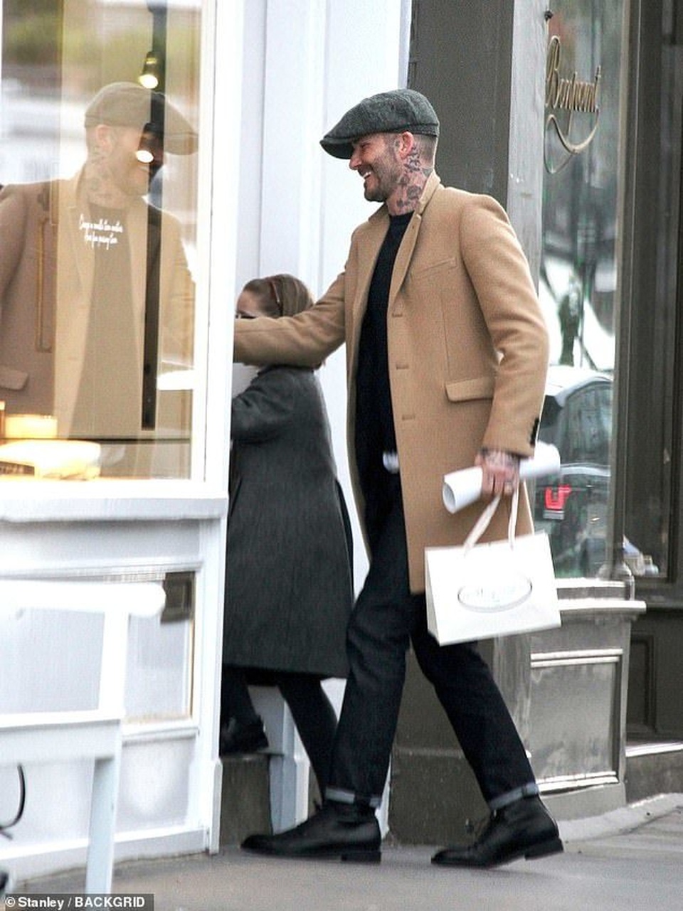 David Beckham đưa con gái đi mua sắm - 5 David Beckham đưa con gái đi mua sắm - 5