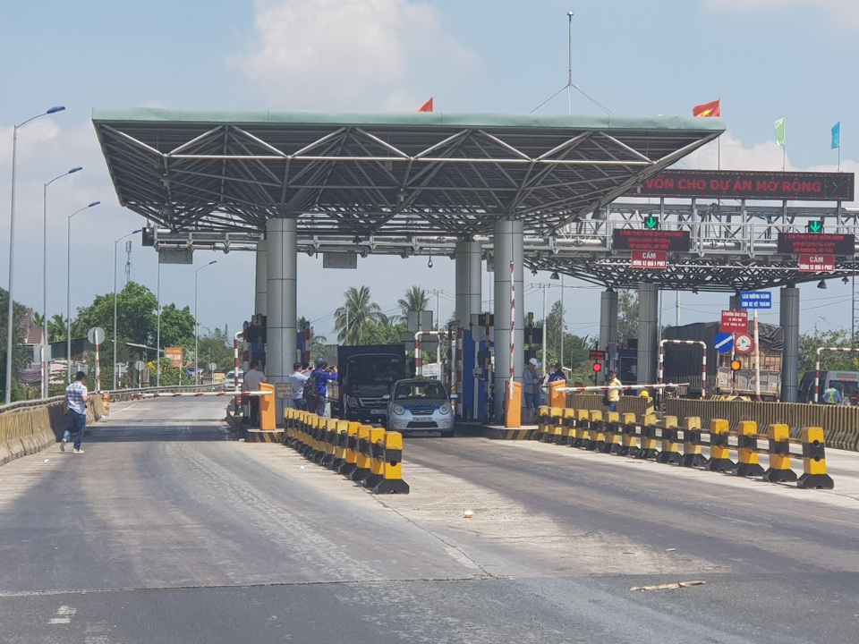 Cảnh sát, an ninh kinh tế cùng tham gia kiểm tra trạm BOT Ninh Lộc - 4 Cảnh sát, an ninh kinh tế cùng tham gia kiểm tra trạm BOT Ninh Lộc - 4