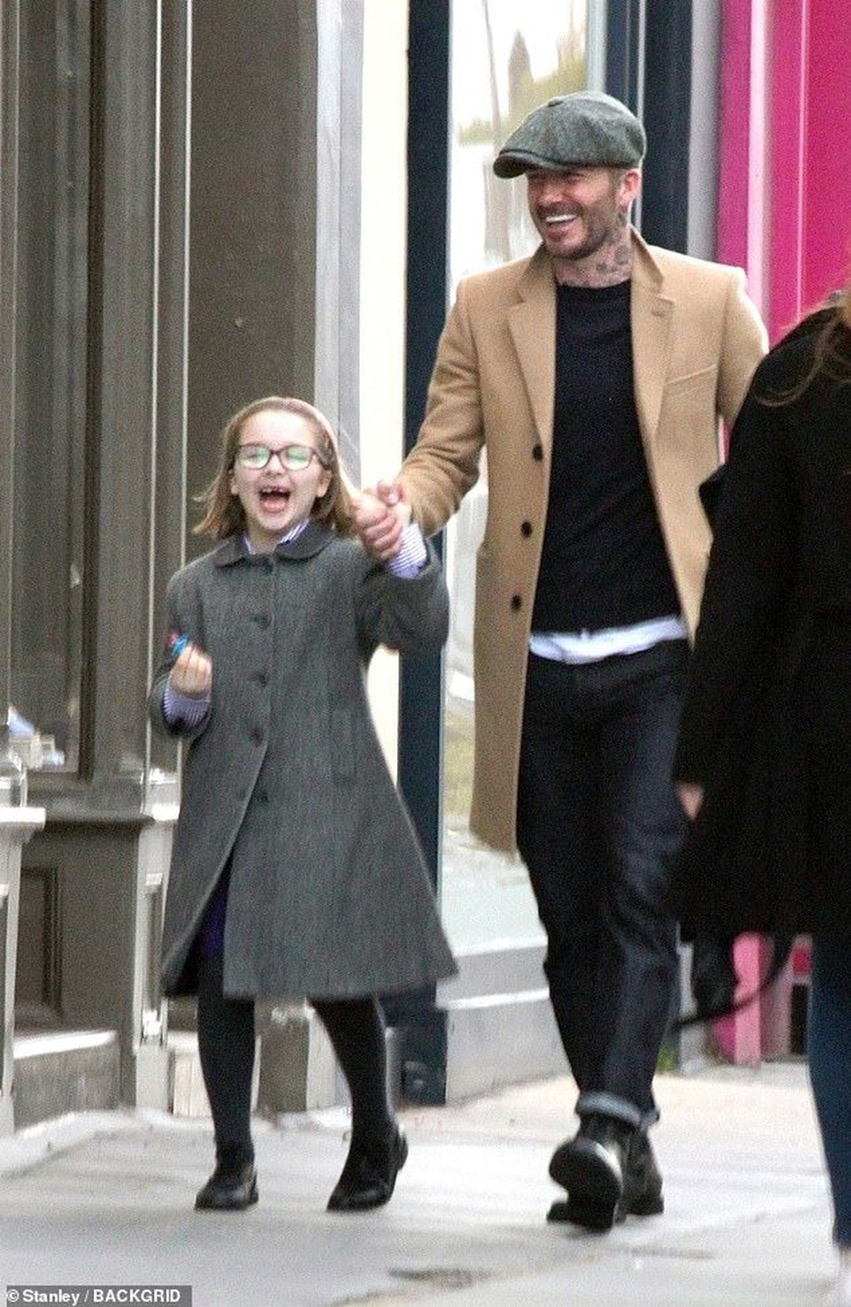 David Beckham đưa con gái đi mua sắm - 2 David Beckham đưa con gái đi mua sắm - 2