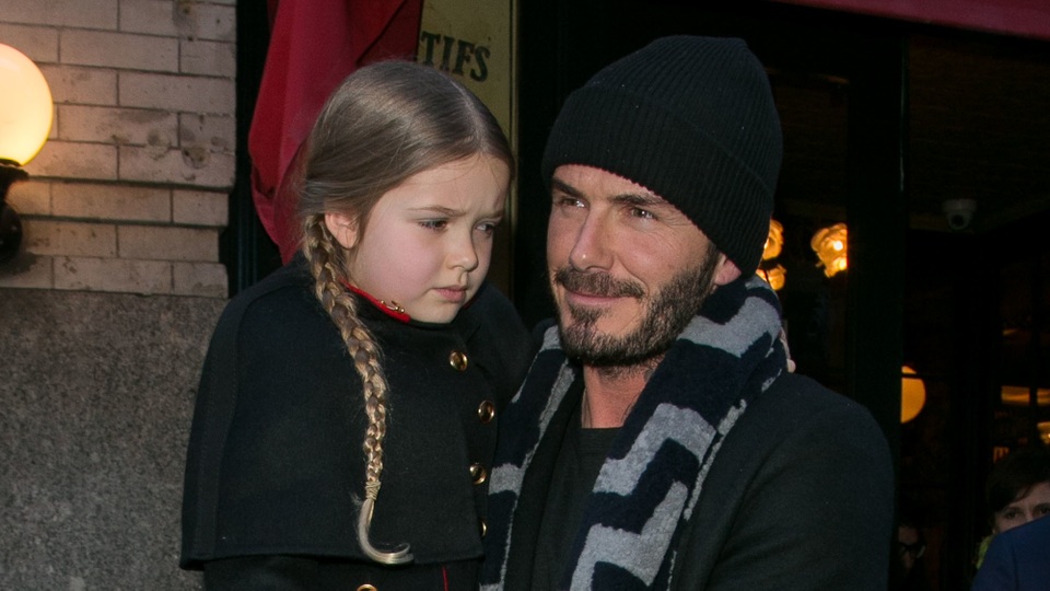 David Beckham đưa con gái đi mua sắm - 6 David Beckham đưa con gái đi mua sắm - 6