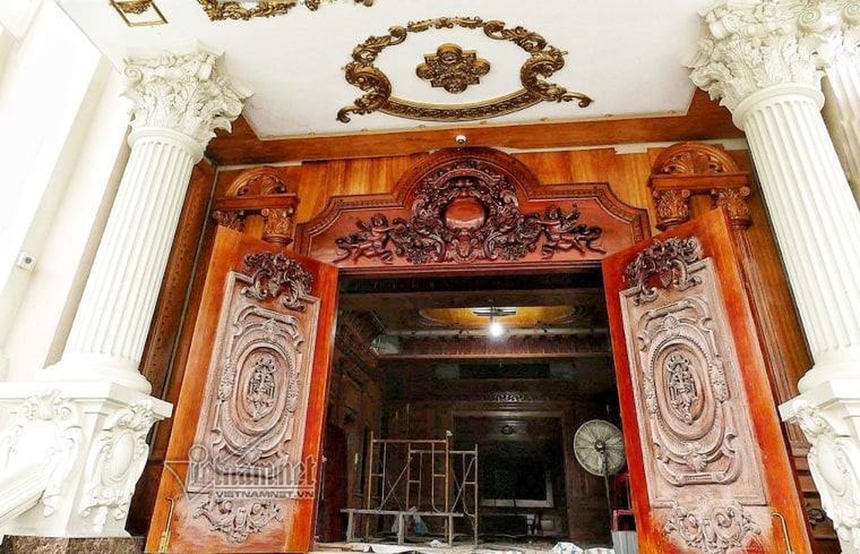 Choáng ngợp lâu đài gần 50 tỷ, xây suốt 9 năm của tỷ phú Nam Định - 11..jpg Choáng ngợp lâu đài gần 50 tỷ, xây suốt 9 năm của tỷ phú Nam Định - 11..jpg