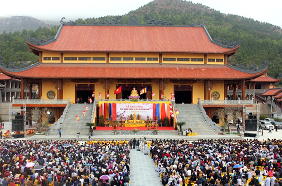 Yêu cầu làm rõ thông tin truyền bá chuyện vong báo oán tại chùa Ba Vàng - 3 Yêu cầu làm rõ thông tin truyền bá chuyện vong báo oán tại chùa Ba Vàng - 3