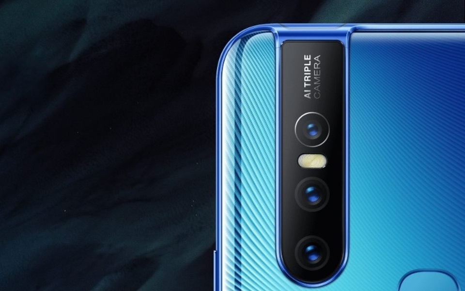 Khẳng định vị thế smartphone màn hình tràn viền với camera tích hợp động cơ - 6 Khẳng định vị thế smartphone màn hình tràn viền với camera tích hợp động cơ - 6