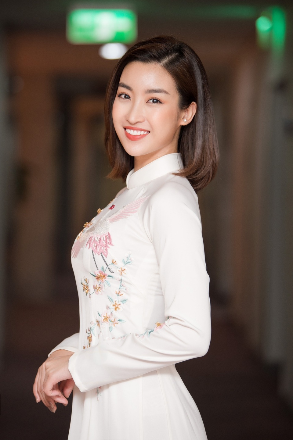 Ngọc Hân, Đỗ Mỹ Linh chúc mừng HHen Niê là “gương mặt trẻ tiêu biểu của năm” - 6 Ngọc Hân, Đỗ Mỹ Linh chúc mừng HHen Niê là “gương mặt trẻ tiêu biểu của năm” - 6