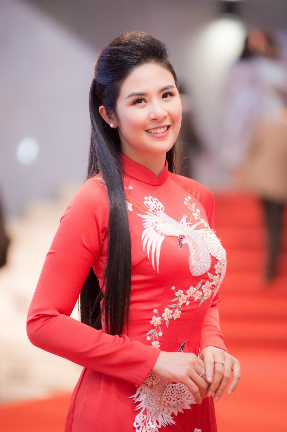 Ngọc Hân, Đỗ Mỹ Linh chúc mừng HHen Niê là “gương mặt trẻ tiêu biểu của năm” - 4 Ngọc Hân, Đỗ Mỹ Linh chúc mừng HHen Niê là “gương mặt trẻ tiêu biểu của năm” - 4