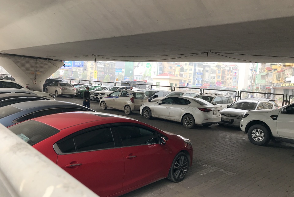 Hà Nội: Tai nạn rình rập tại các bãi xe vừa bị Bộ GTVT bác bỏ - 2 Hà Nội: Tai nạn rình rập tại các bãi xe vừa bị Bộ GTVT bác bỏ - 2