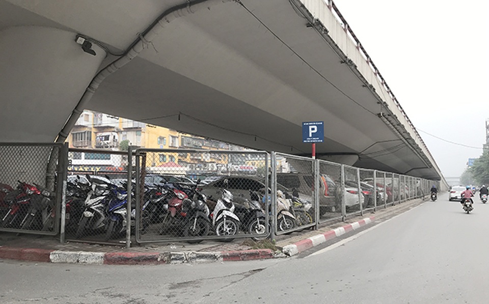 Hà Nội: Tai nạn rình rập tại các bãi xe vừa bị Bộ GTVT bác bỏ - 1 Hà Nội: Tai nạn rình rập tại các bãi xe vừa bị Bộ GTVT bác bỏ - 1