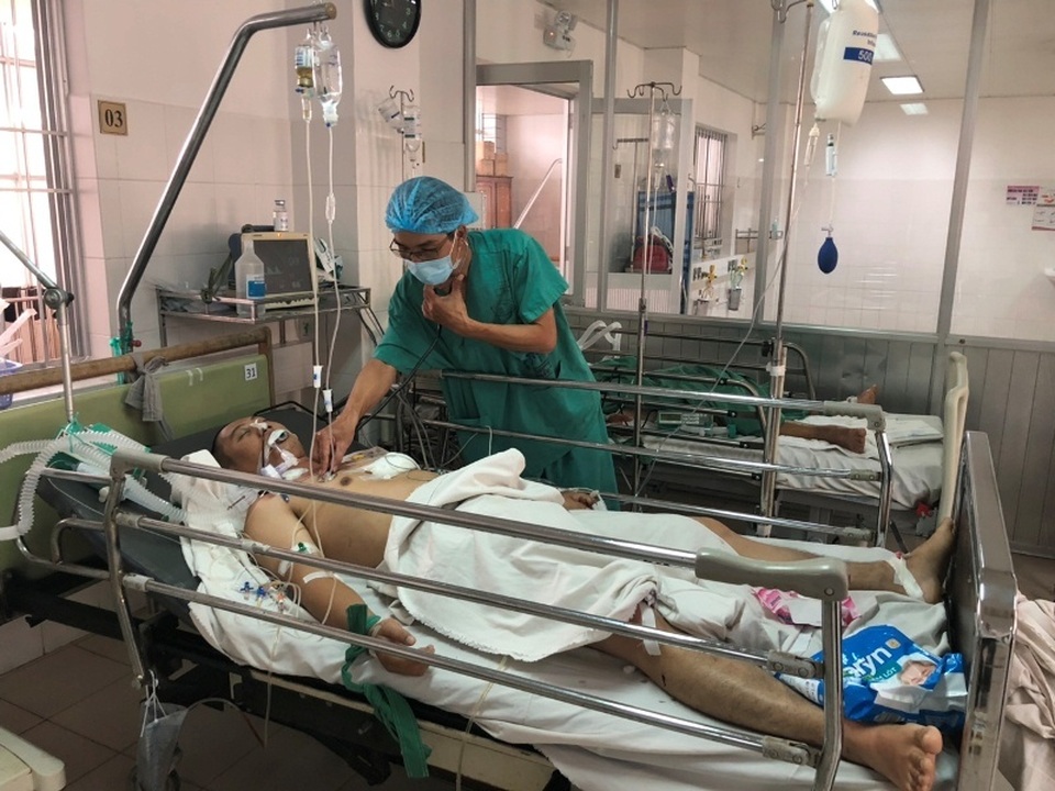 Cứu sống bệnh nhân nguy kịch vì bị đâm thấu ngực - 1 Cứu sống bệnh nhân nguy kịch vì bị đâm thấu ngực - 1