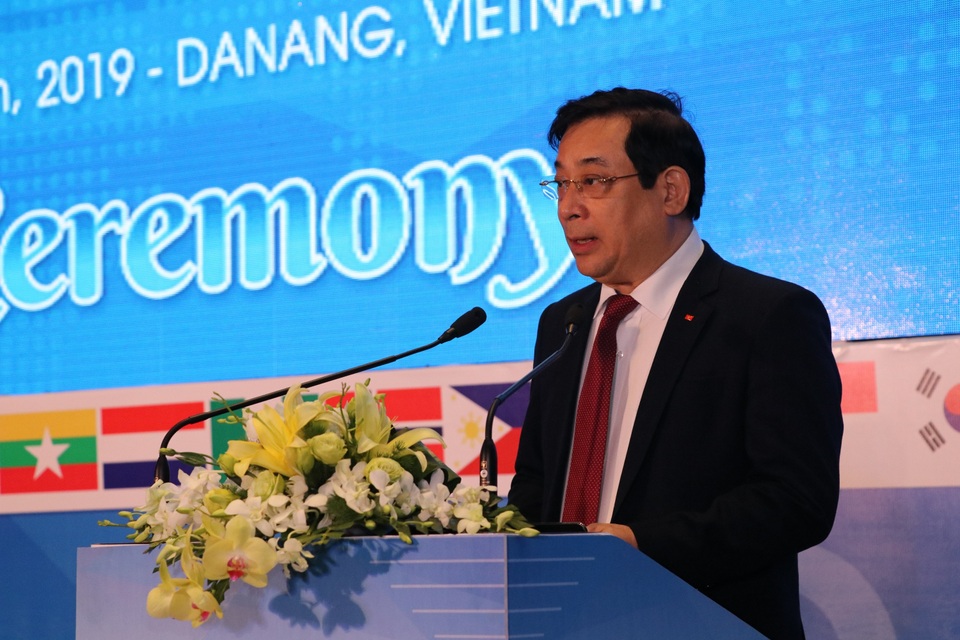 luong ngoc khue.JPG luong ngoc khue.JPG