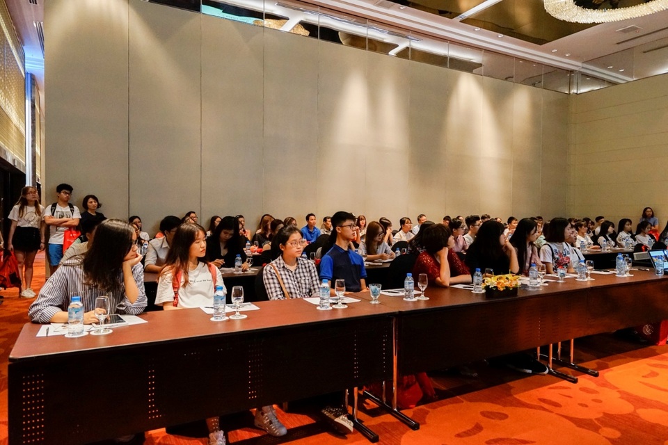 Thắp lửa ước mơ du học ngành Quản trị nhà hàng, khách sạn tại T.H.E. Education Fair 2019 - 2 Thắp lửa ước mơ du học ngành Quản trị nhà hàng, khách sạn tại T.H.E. Education Fair 2019 - 2