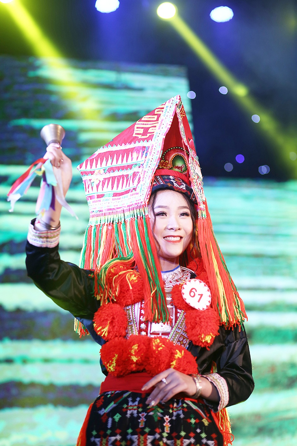 trang_phuc_dan_toc_(4).JPG trang_phuc_dan_toc_(4).JPG