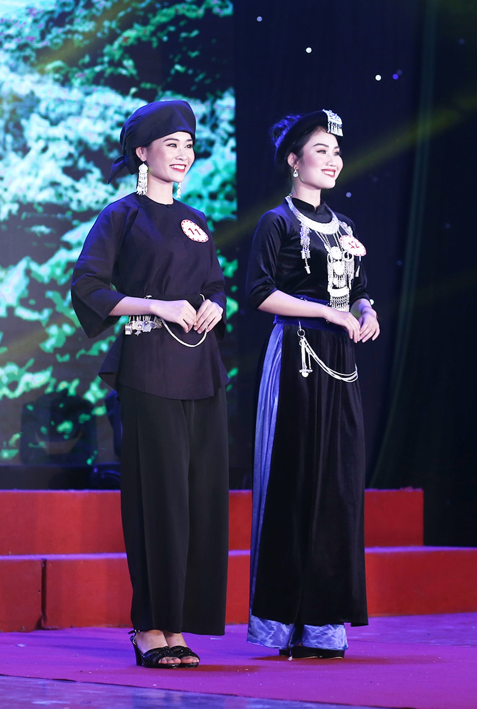 trang_phuc_dan_toc_(9).JPG trang_phuc_dan_toc_(9).JPG