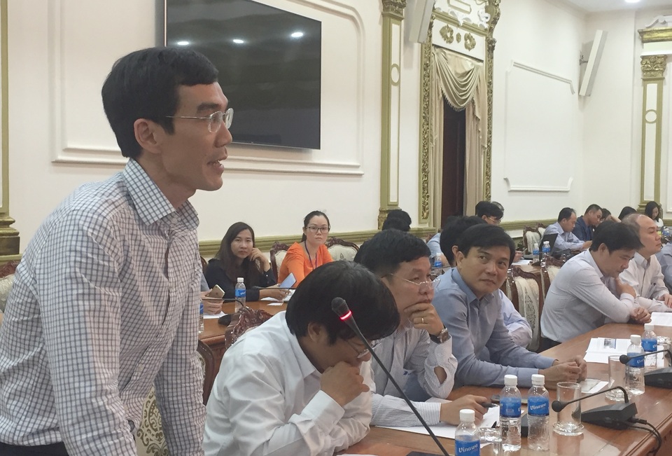 ts đinh bá tiến, đh khoa tự nhiên góp ý.JPG ts đinh bá tiến, đh khoa tự nhiên góp ý.JPG
