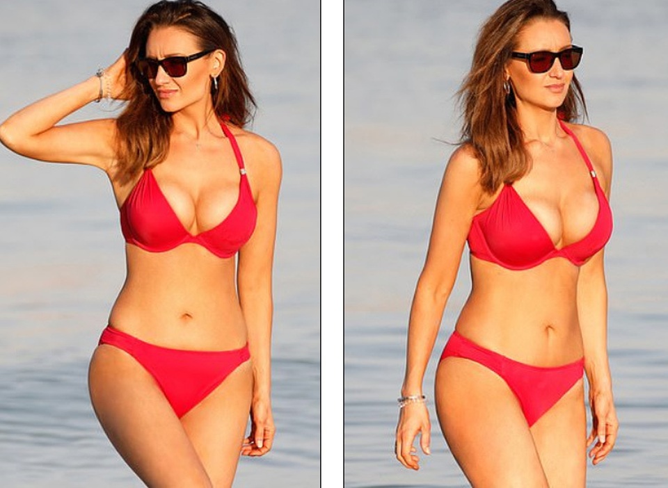 Catherine Tyldesley đẹp như mộng với áo tắm đỏ - 1