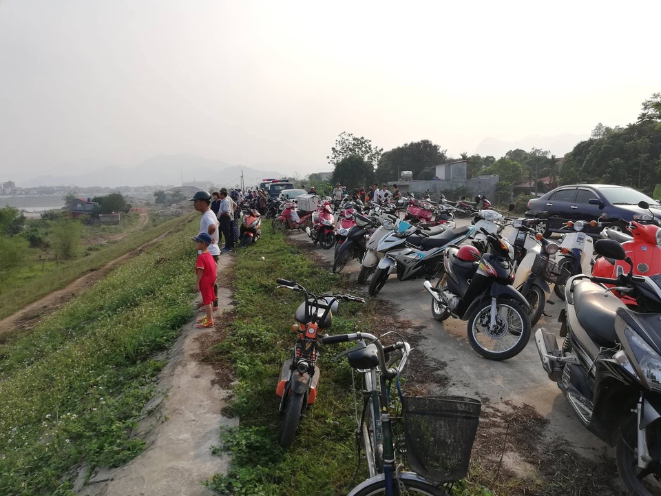 8 học sinh chết đuối trên sông Đà - 7 8 học sinh chết đuối trên sông Đà - 7