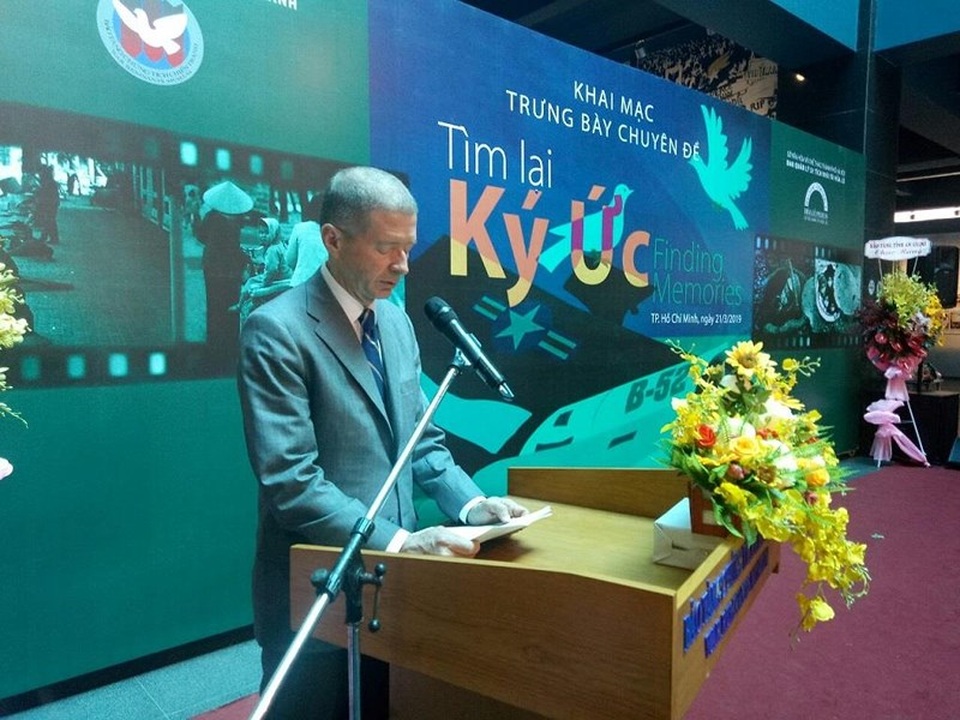 Cha tôi đã trở về bằng sự nhân đạo của người Việt Nam - 2