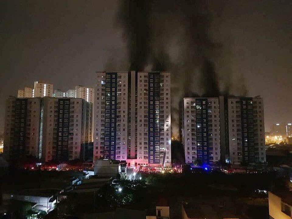 Cư dân Carina có thể ra tòa đòi tiền bảo hiểm vụ cháy thảm khốc - 1 Cư dân Carina có thể ra tòa đòi tiền bảo hiểm vụ cháy thảm khốc - 1