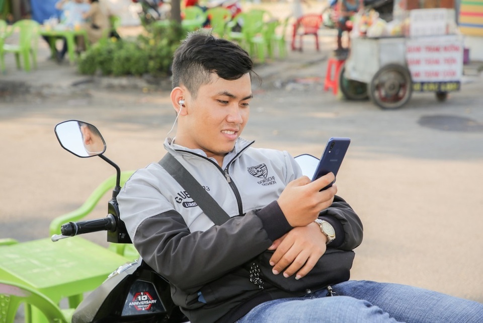 Dưới 5 triệu, đâu là smartphone vừa lòng mọi người dùng? - 4 Dưới 5 triệu, đâu là smartphone vừa lòng mọi người dùng? - 4