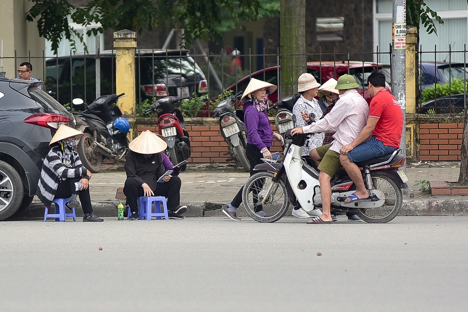 Vé chợ đen xem U23 Việt Nam ế ẩm, phe vé “méo  mặt” - 3