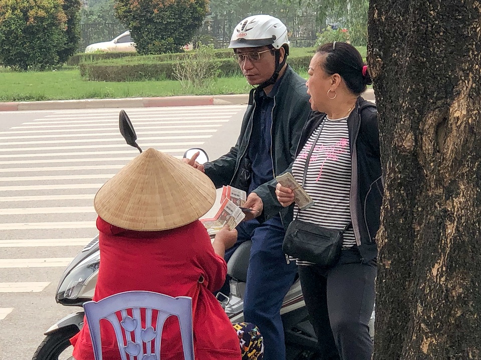 Vé chợ đen xem U23 Việt Nam ế ẩm, phe vé “méo  mặt” - 5