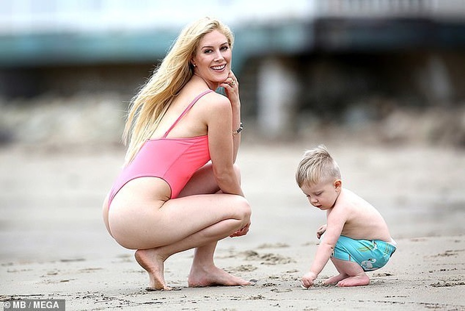 Heidi Montag diện áo tắm bốc lửa - 5 Heidi Montag diện áo tắm bốc lửa - 5