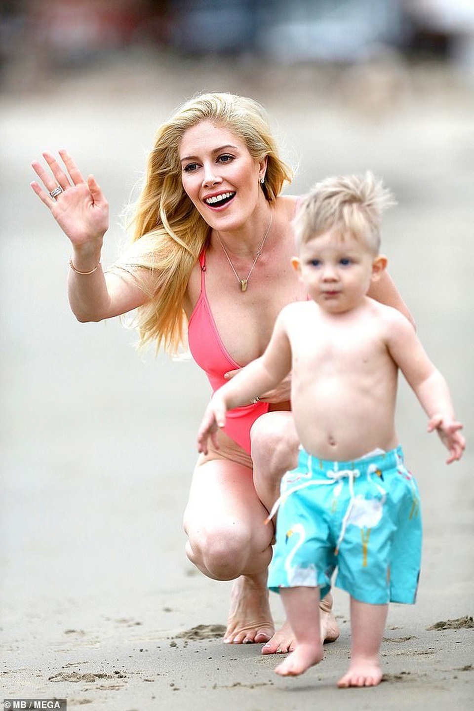 Heidi Montag diện áo tắm bốc lửa - 1 Heidi Montag diện áo tắm bốc lửa - 1