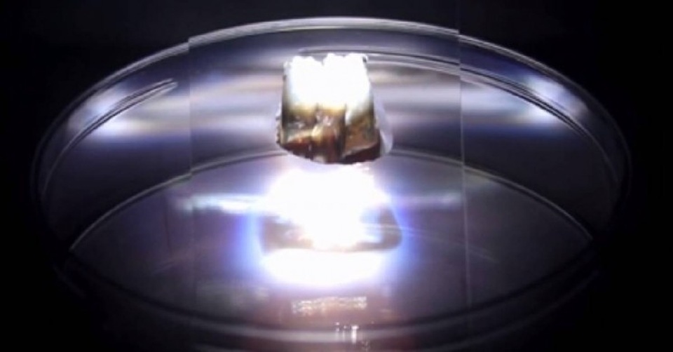 biến không khí ẩm thành nước sạch 1.jpg