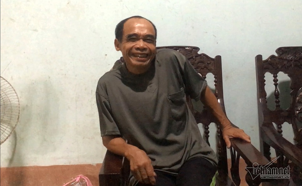 Đại gia đá đỏ đếm tiền cả ngày không hết giờ ra sao? - 10 Đại gia đá đỏ đếm tiền cả ngày không hết giờ ra sao? - 10