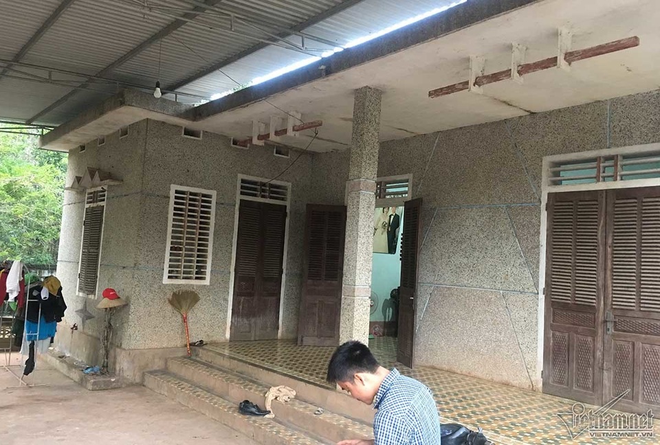 Đại gia đá đỏ đếm tiền cả ngày không hết giờ ra sao? - 9 Đại gia đá đỏ đếm tiền cả ngày không hết giờ ra sao? - 9