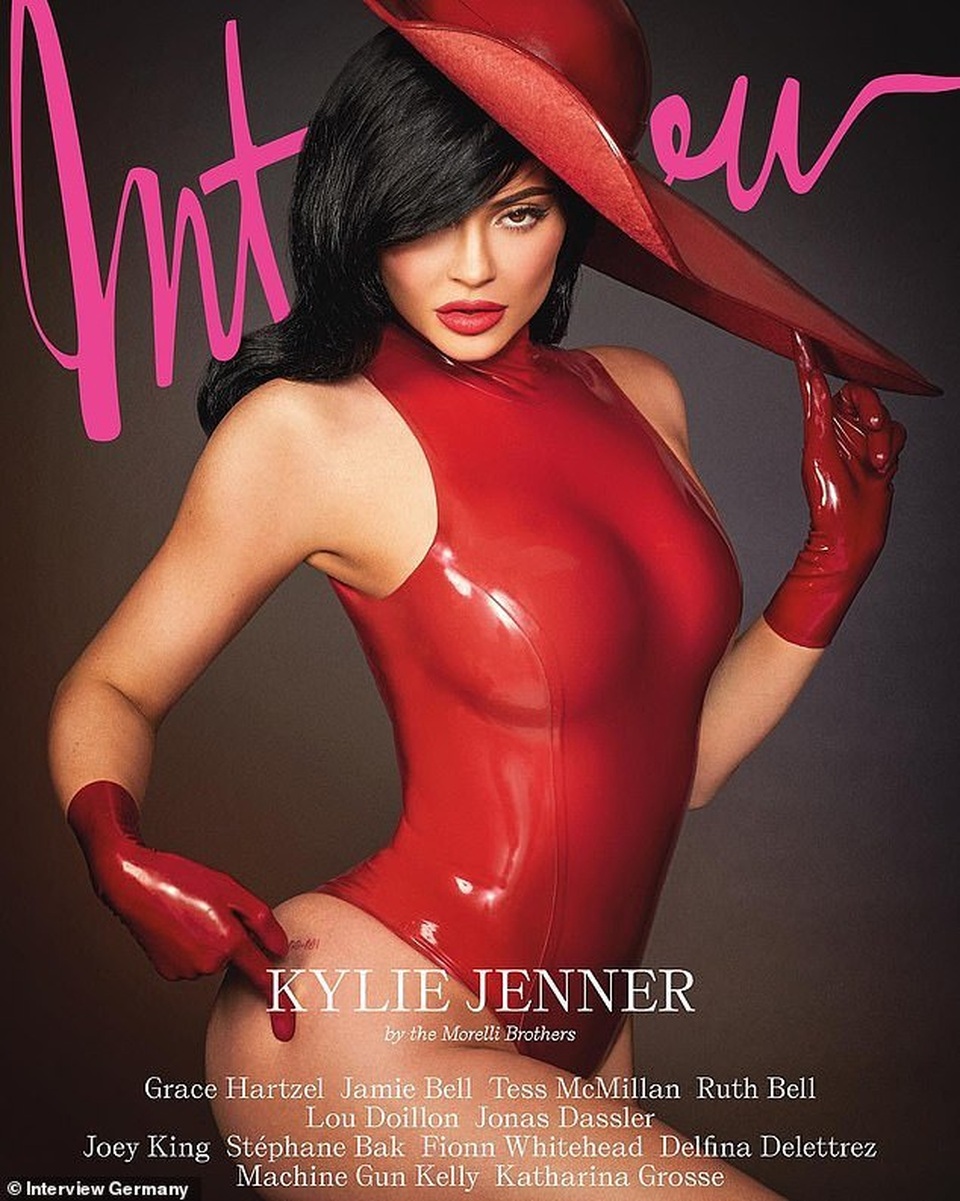 Kylie Jenner ngày càng nóng bỏng - 6