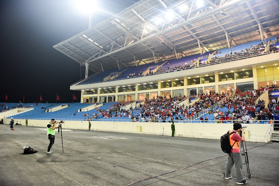 Sân Mỹ Đình vắng khán giả trong ngày U23 Việt Nam thắng U23 Brunei - 4 Sân Mỹ Đình vắng khán giả trong ngày U23 Việt Nam thắng U23 Brunei - 4