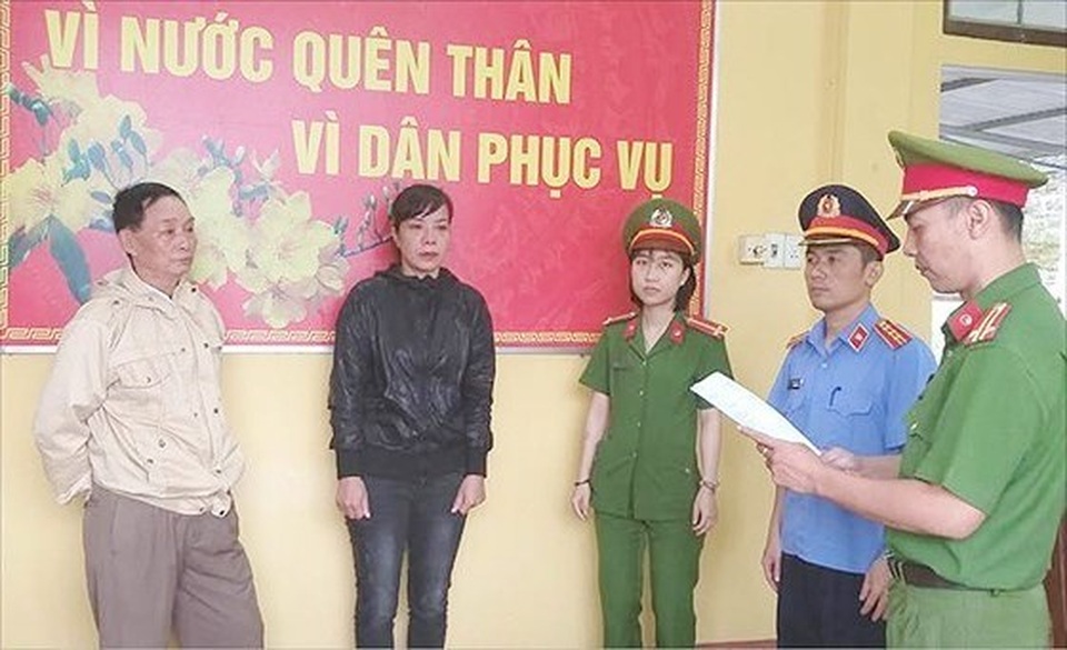 Nữ giảng viên trường cao đẳng bị bắt vì lừa chạy việc - 1 Nữ giảng viên trường cao đẳng bị bắt vì lừa chạy việc - 1