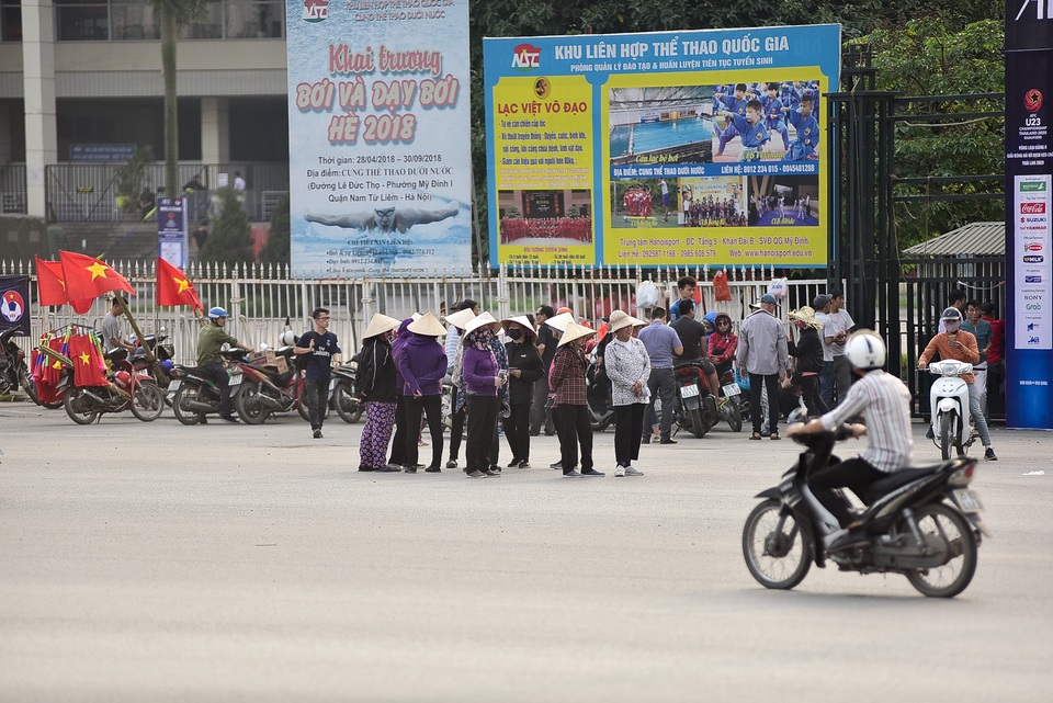 Mở đầu giải đấu U23 châu Á, phe vé “bỗng dưng muốn khóc” - 11 Mở đầu giải đấu U23 châu Á, phe vé “bỗng dưng muốn khóc” - 11