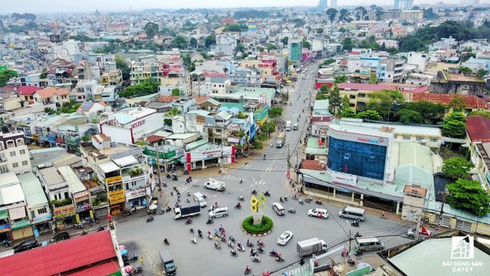 TPHCM: Phó Chủ tịch quận bị cảnh cáo do sai phạm về xây dựng - 1 TPHCM: Phó Chủ tịch quận bị cảnh cáo do sai phạm về xây dựng - 1