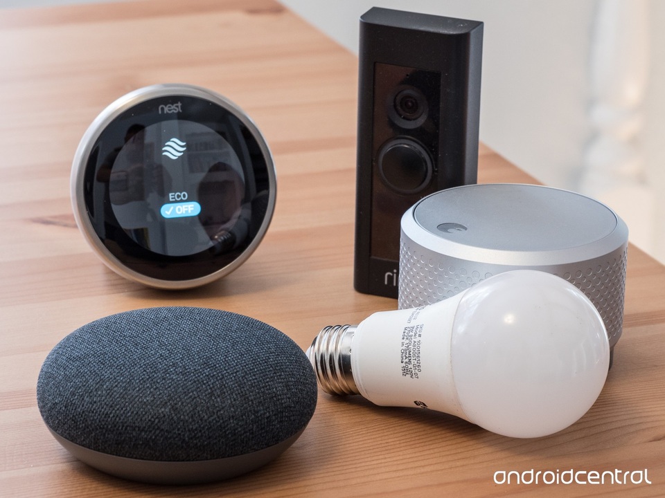 Dân buôn tăng giá Google Home mini trước thời điểm có trợ lý ảo tiếng Việt - 1 Dân buôn tăng giá Google Home mini trước thời điểm có trợ lý ảo tiếng Việt - 1