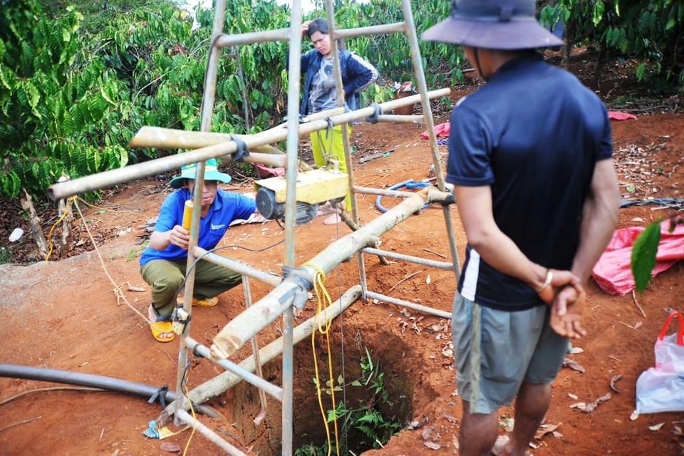 Nhiều tháng liền không mưa, Tây Nguyên khát nước! - 4