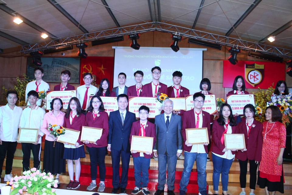 Sản phẩm bật, tắt điện bằng tiếng vỗ tay của học sinh được trường đầu tư trăm triệu đồng - 5 Sản phẩm bật, tắt điện bằng tiếng vỗ tay của học sinh được trường đầu tư trăm triệu đồng - 5
